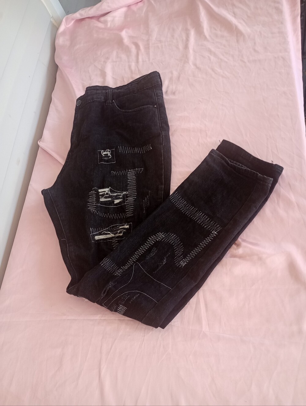 Rue 21 Black Jeans Mens With White Stitching Distressed Size 42/34